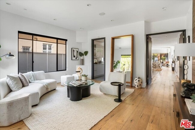 Photo - 616 N Fuller Ave