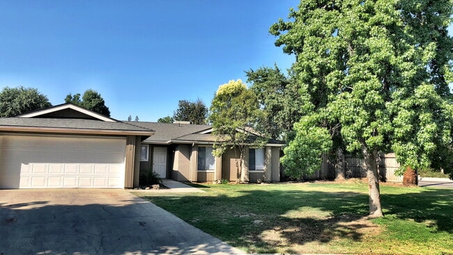 Building Photo - 1715 E Mary Ave