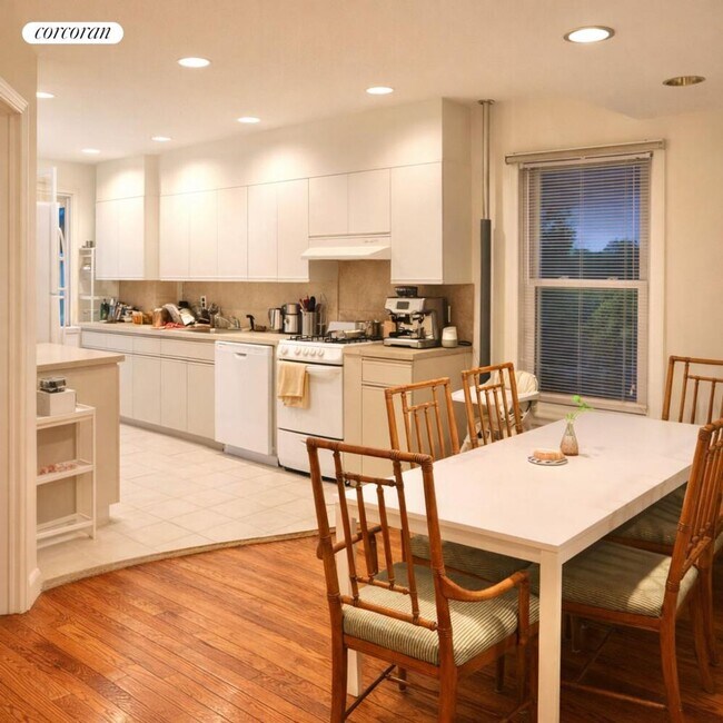 Building Photo - 38 Richardson St