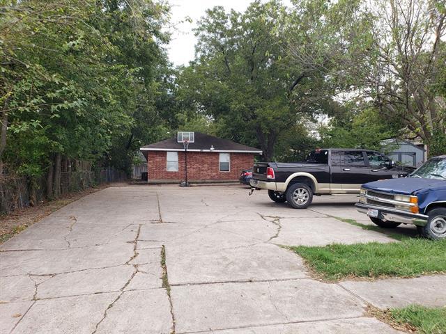Photo - 605 NW Main