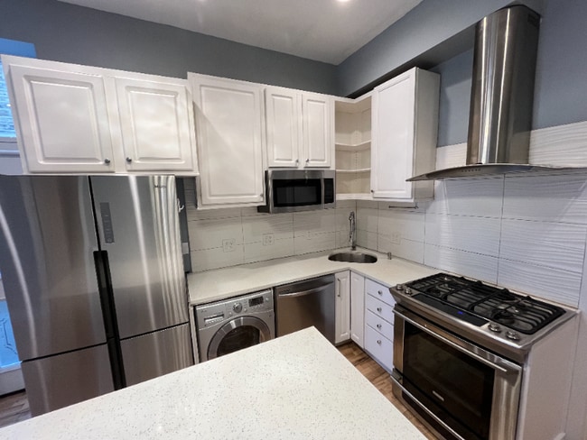 Building Photo - 1226 N Cleaver St Unit 2F