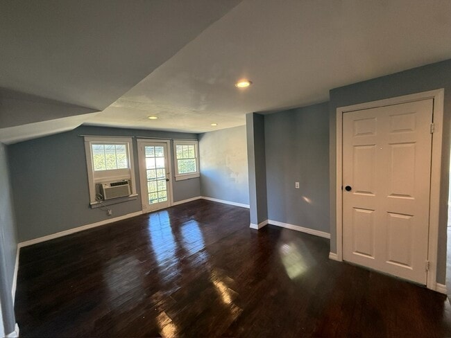 Photo - Broadway Unit 5