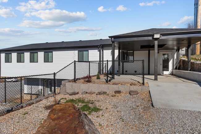 Photo - 164 Forsyth-Taneyville Rd Unit 6