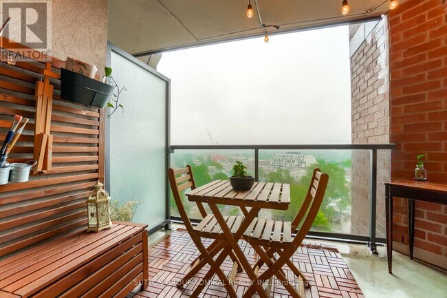 Photo - 60 Heintzman St Unit 1138