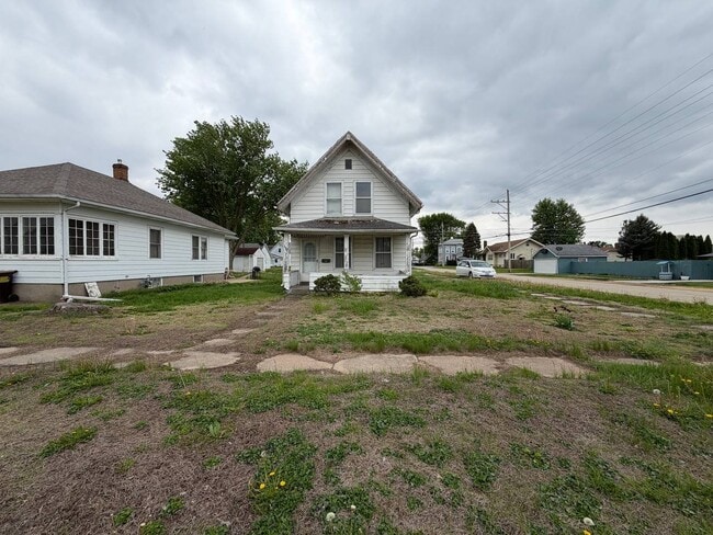 Building Photo - 602 18th Ave