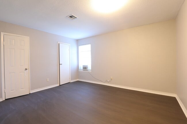 Photo - 4624 W Orange St