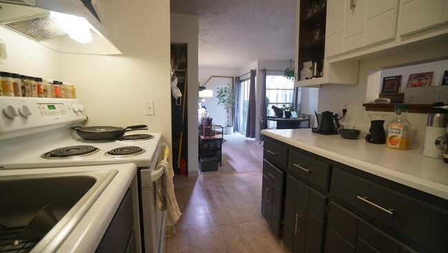 Building Photo - 3035 Oneal Pkwy Rental