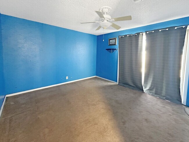 Photo - 514 W Ave J