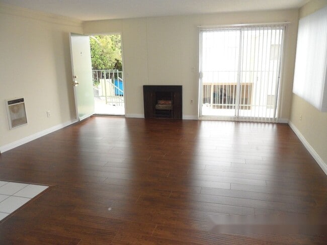 Photo - 3432-3434 S Centinela Ave Unidad 34 04