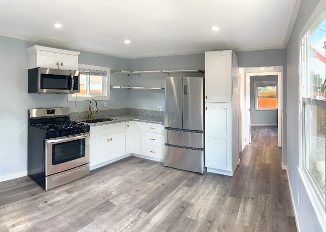 Photo - 4954 35th St