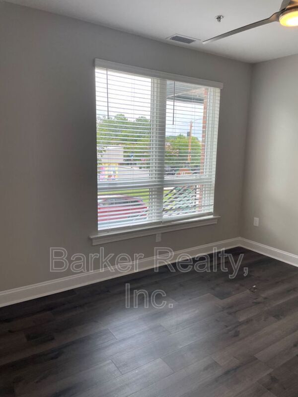 Photo - 414 S White St Unidad 208