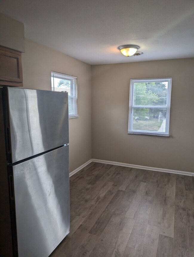 Photo - 140 Main Ave