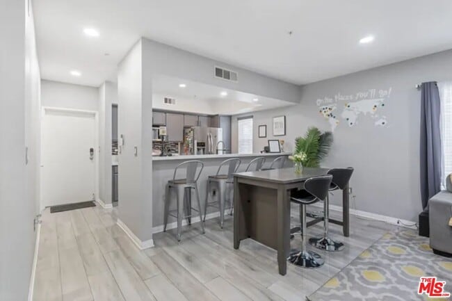 Photo - 12032 S Broadway