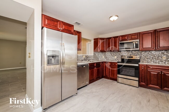 Photo - 724 Dromedary Dr