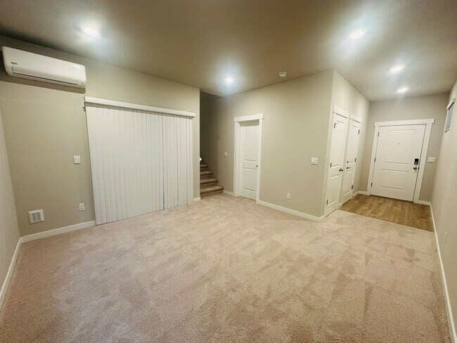 Photo - Newer 3-Story 3 Bedroom DR Horton Home in ...