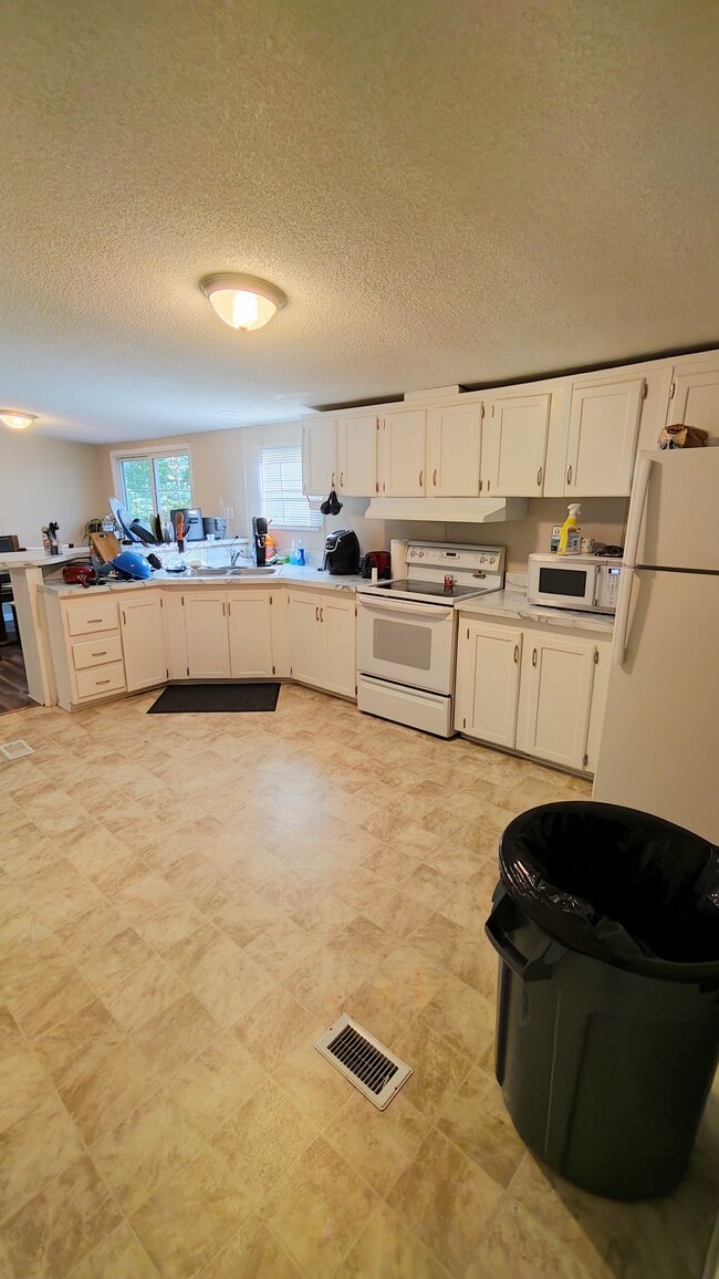 Photo - 3675 Vickery Dr Unit Room for rent maiden