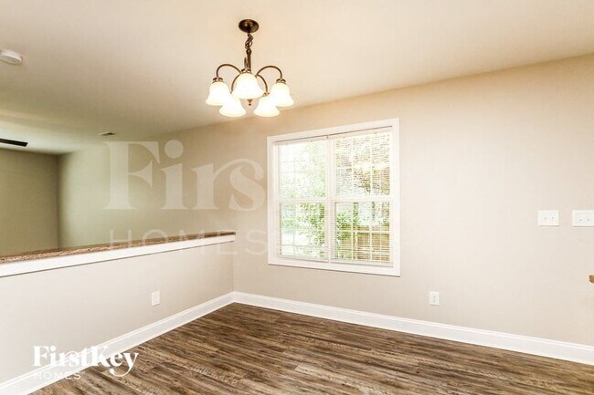 Photo - 96 Peachtree Ave NW