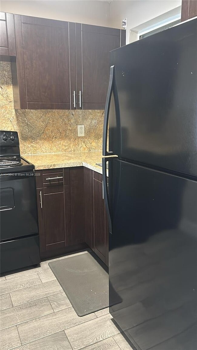 Photo - 13725 NE 6th Ave Unidad 407