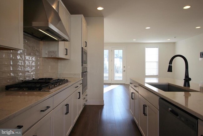 Photo - 6707 Upland Mnr Dr