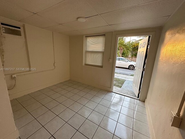 Photo - 1956 Lincoln St Unit 10