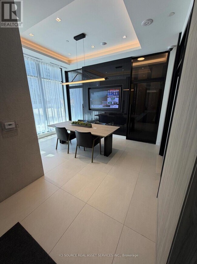Photo - 1606 Charles St Unit 1605