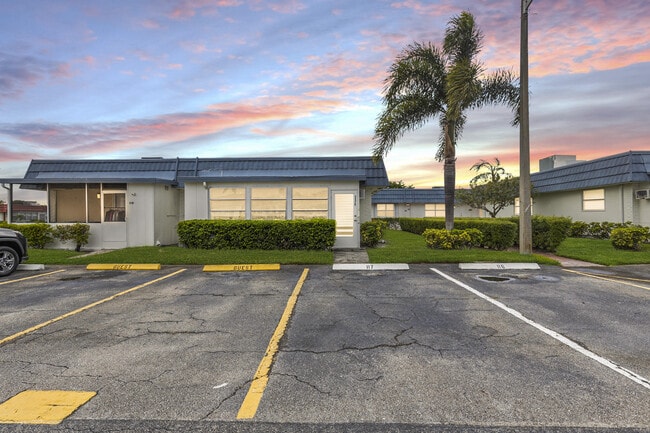 Building Photo - 117 Waterford D Rental