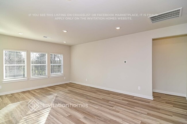 Photo - 1195 Bluffton Cir