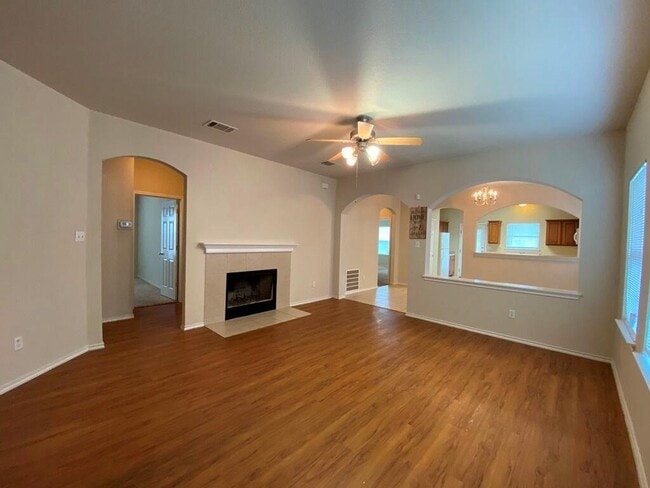 Photo - 207 Brown St