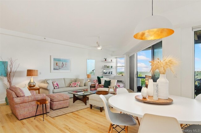 Building Photo - 260 Dune Rd Unit 95G