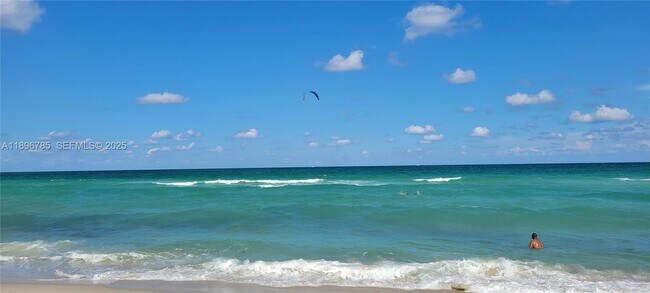 Building Photo - 5401 Collins Ave Unit 214