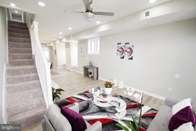 Photo - 432 N Hilton St Townhome