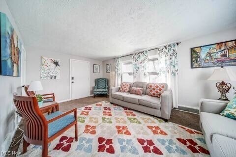 Photo - 490 E 222nd St Unidad Up