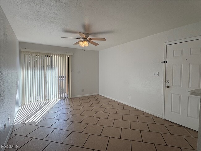 Photo - 2855 Winkler Ave Unit 113