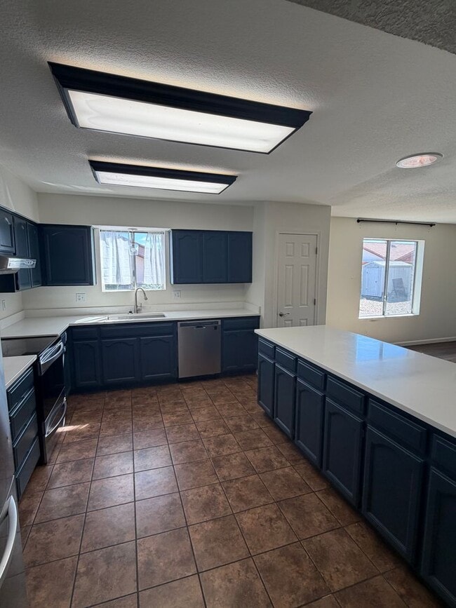 1118 E Katherine Dr