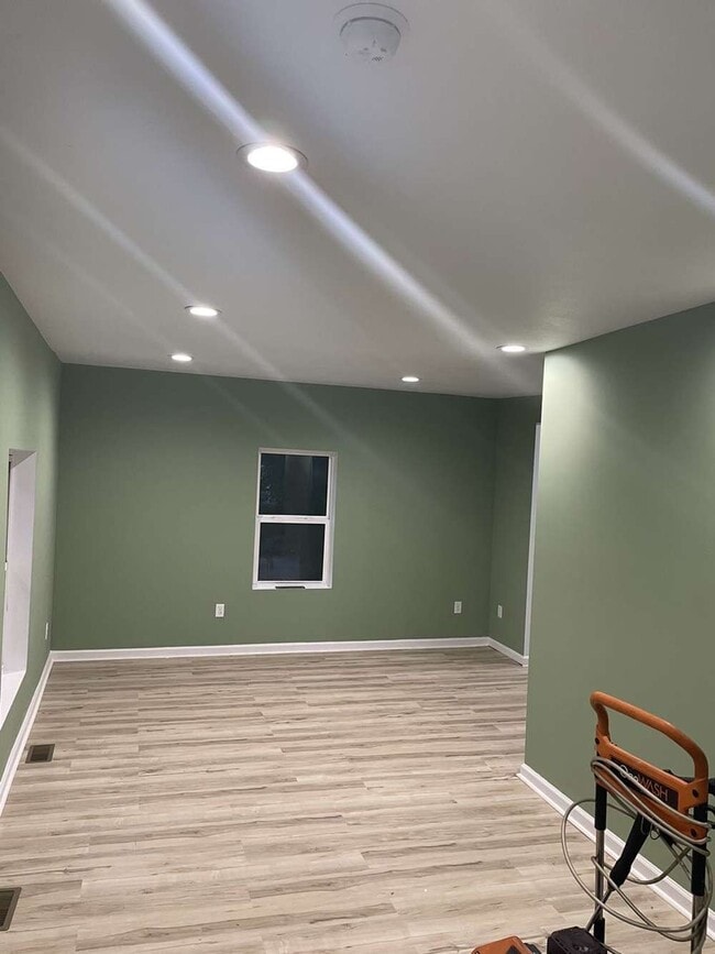 Photo - 752 Diamond Ave