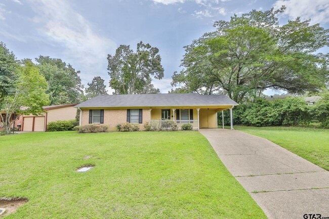 Photo - 1707 Sampson Dr House