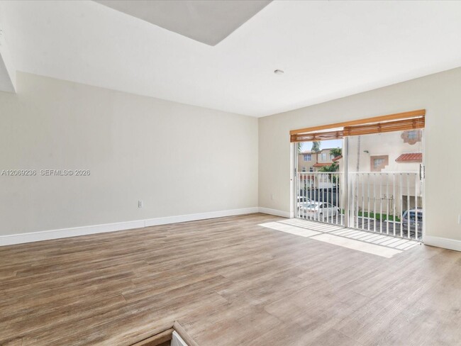 Photo - 390 NW 86th Pl