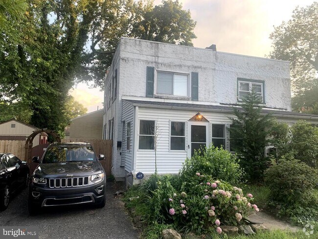 Building Photo - 402 Wallingford Ave Rental