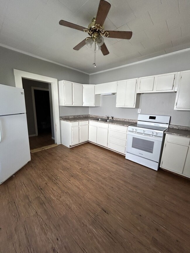 Photo - 121 W Jackson St Unit 121 W. Jackson Apt B