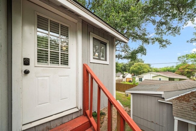 Photo - 7418 Oscar Dr Unit 2