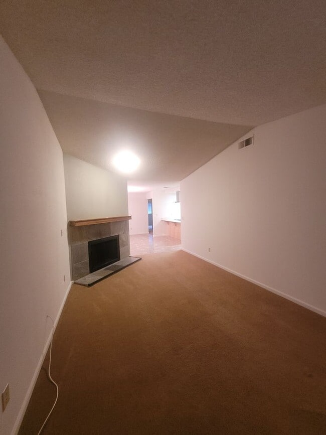 Photo - #fol6820 Unit 6822