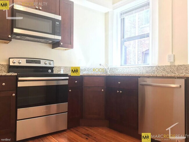 Photo - 1475 Beacon St