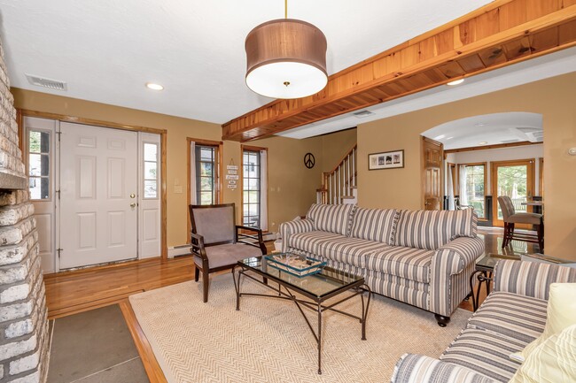 Photo - 16 Faraway Rd