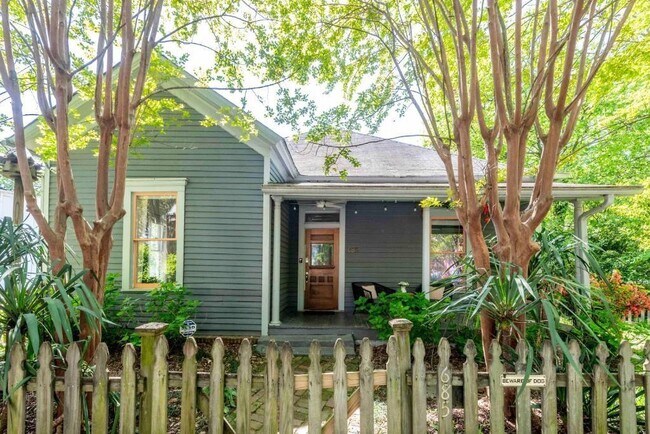 Photo - 685 Wylie St SE