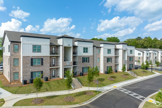 Photo - Pointe Grand Dawsonville