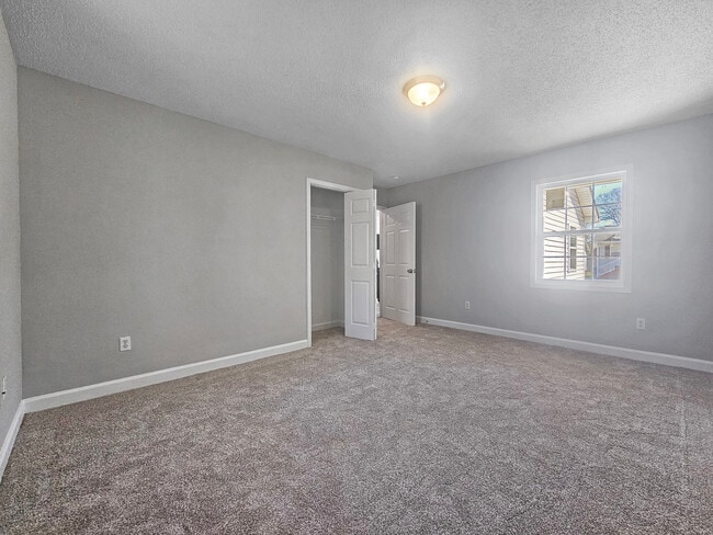 Photo - 5 Paris Creek Ct