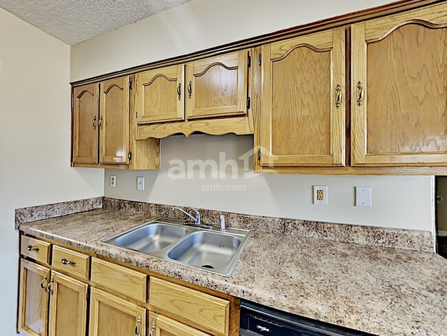 Photo - 5534 Ross Rd