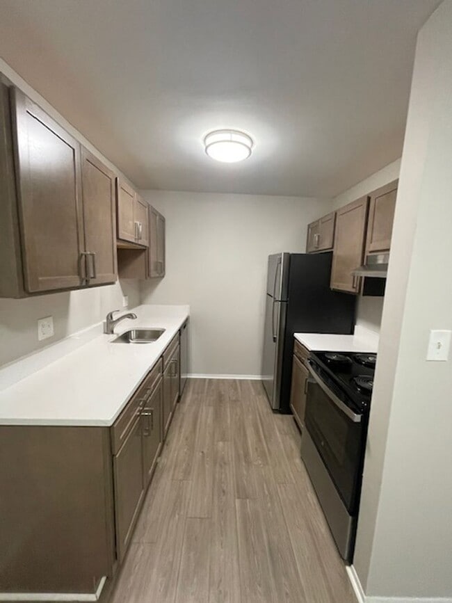 Photo - 333 Marshall Apartments