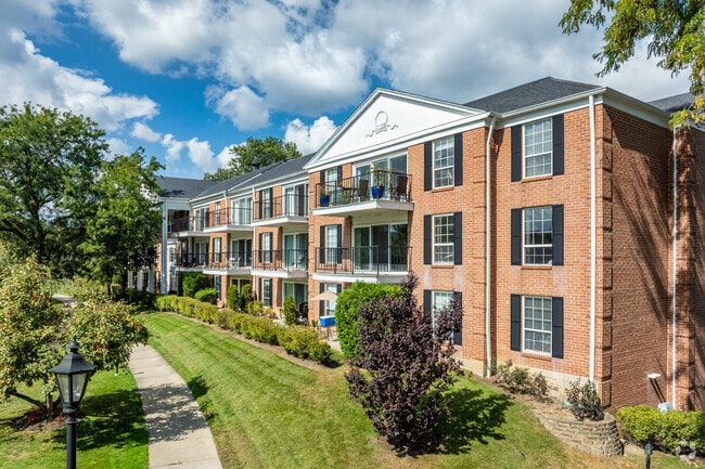 Primary - Versailles on the Lakes Oakbrook*