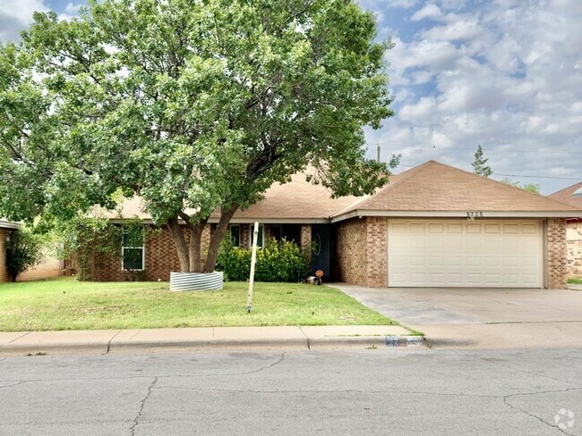 Building Photo - House For Rent